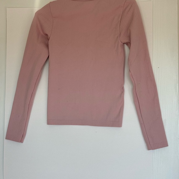 V-Neck Ribbed Pink Top - Picture 3 of 4